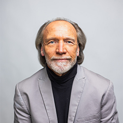 Faculty Headshot of Doug Forsberg