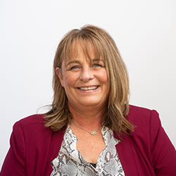 faculty headshot of Saundra Medrano