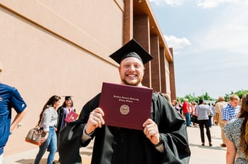 Grants for Adult Students Going Back to College: Everything You Need to Start
