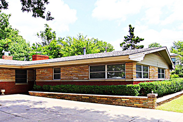 exterior photo of the Cantrell House